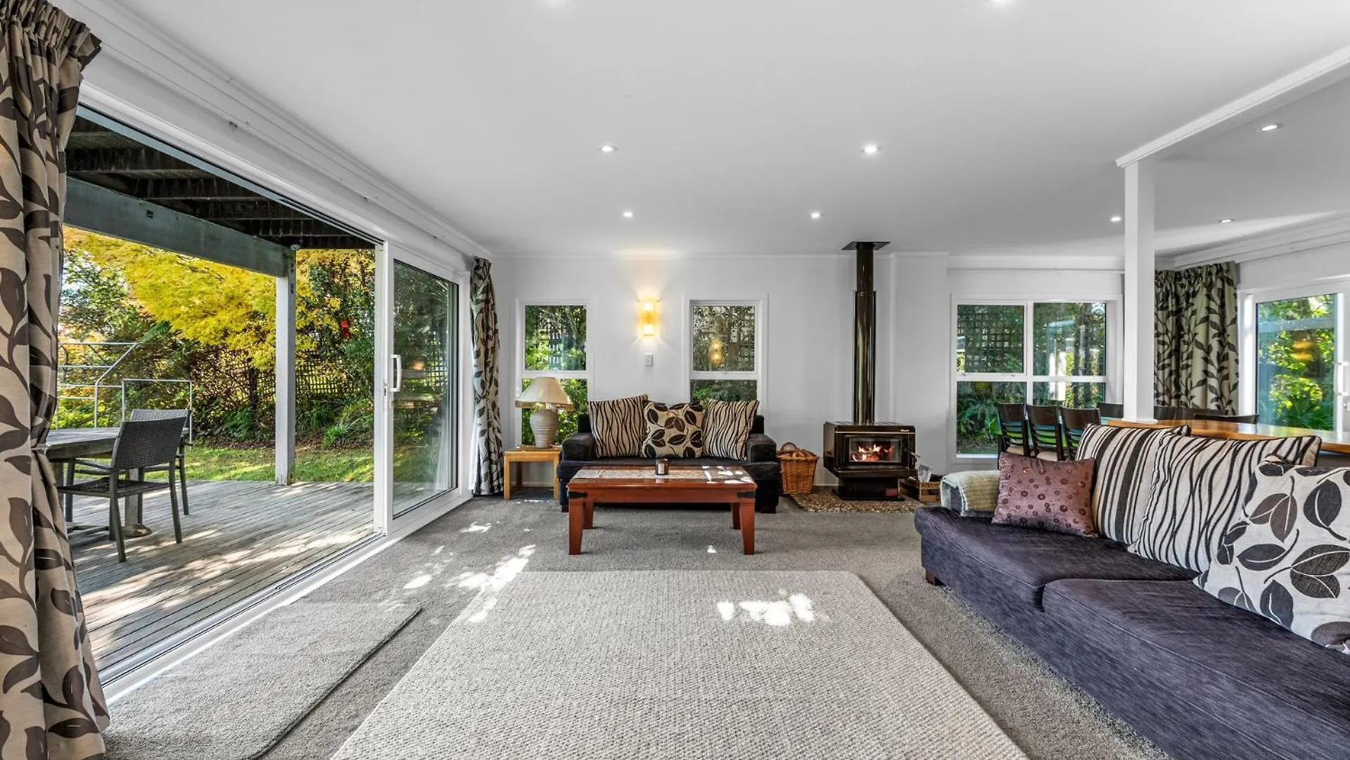 Okere Jetty Escape - Rotoiti Holiday Home Rotorua