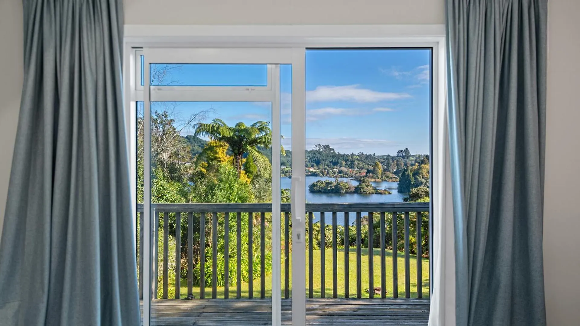 Okere Jetty Escape - Rotoiti Holiday Home Rotorua Neuseeland